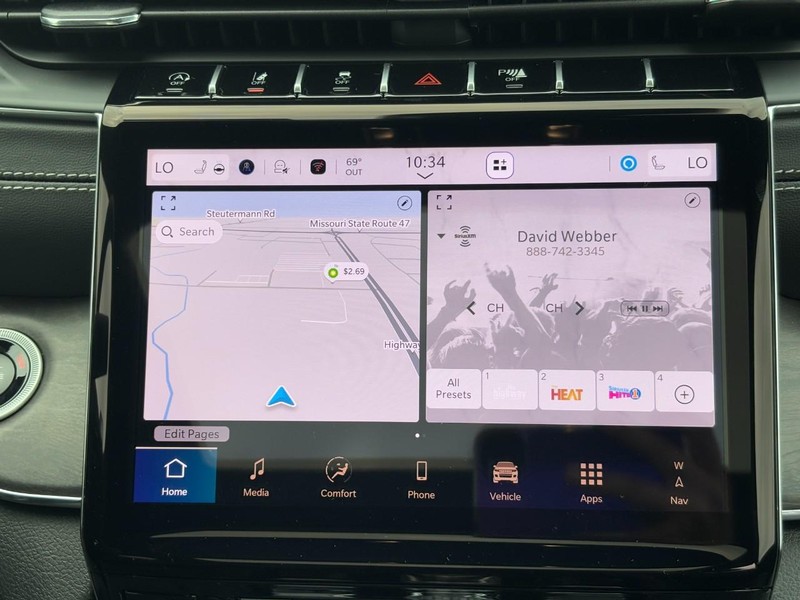 Jeep Grand Cherokee L Vehicle Full-screen Gallery Image 09