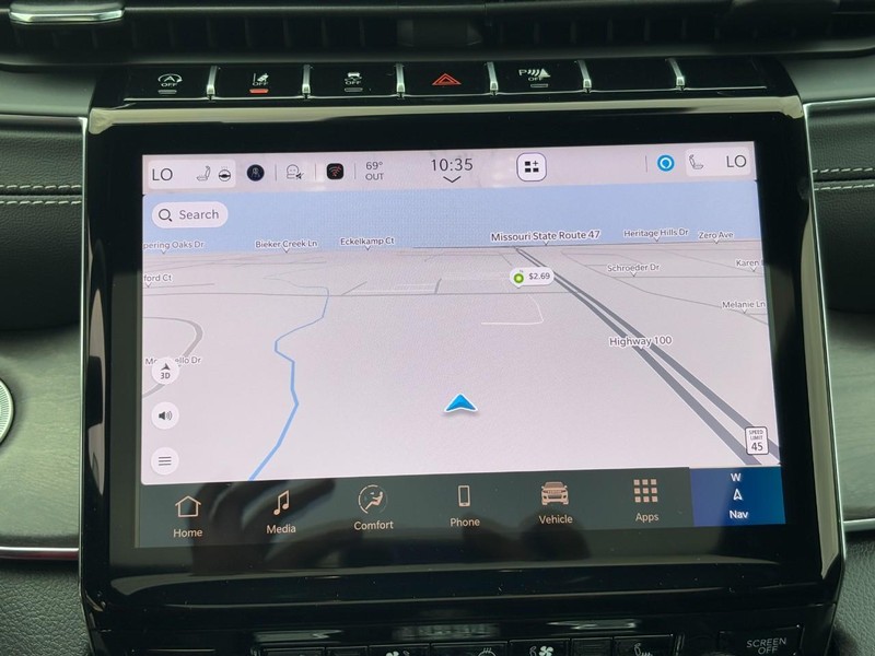 Jeep Grand Cherokee L Vehicle Full-screen Gallery Image 18