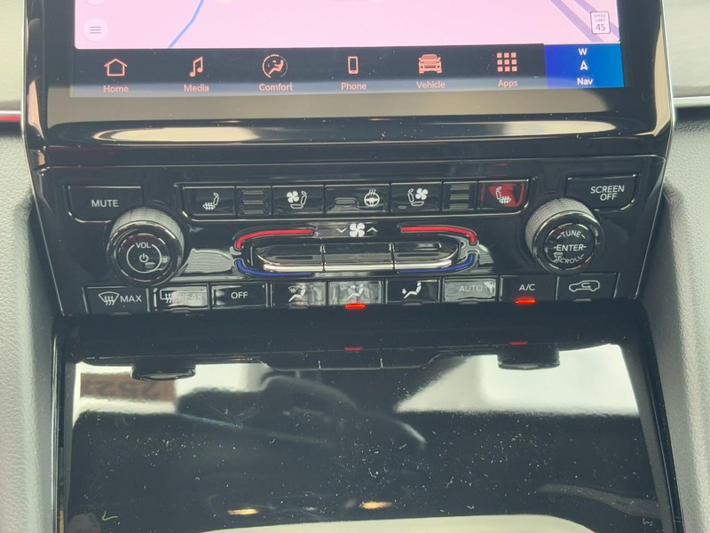 Jeep Grand Cherokee L Vehicle Full-screen Gallery Image 19