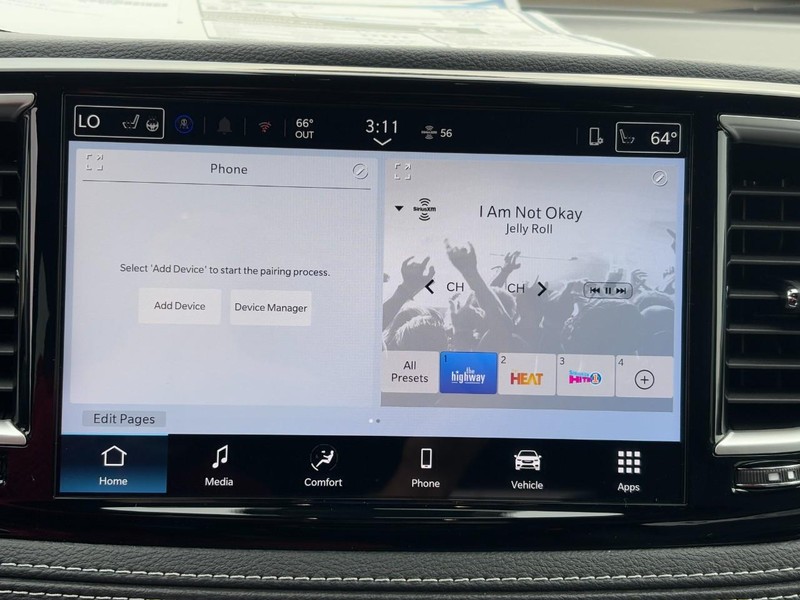 Chrysler Pacifica Vehicle Full-screen Gallery Image 16