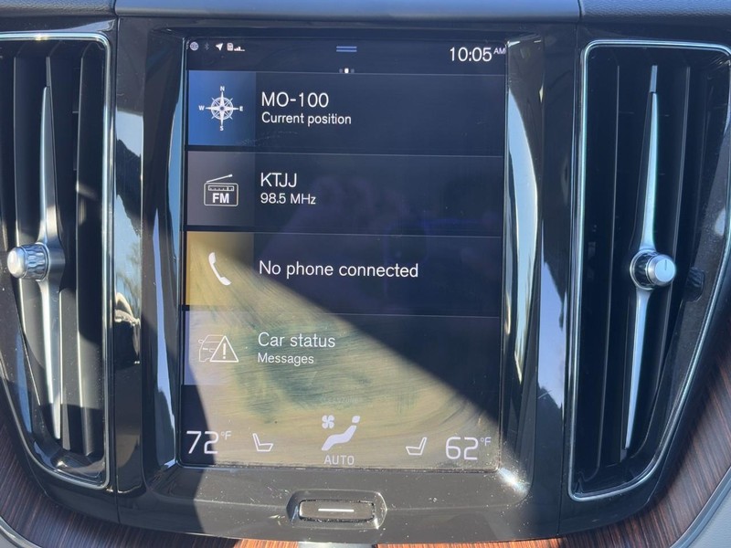 Volvo XC60 Vehicle Full-screen Gallery Image 13