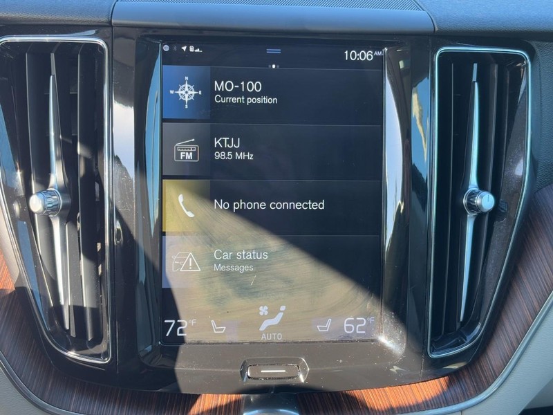 Volvo XC60 Vehicle Full-screen Gallery Image 20