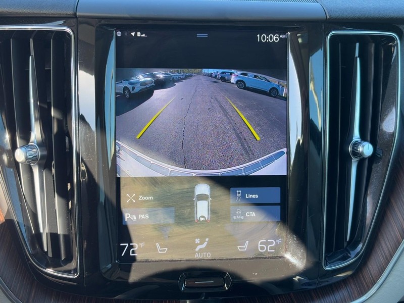 Volvo XC60 Vehicle Full-screen Gallery Image 21