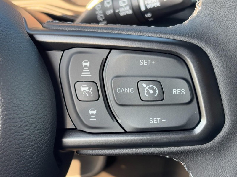 Jeep Wrangler Vehicle Full-screen Gallery Image 13