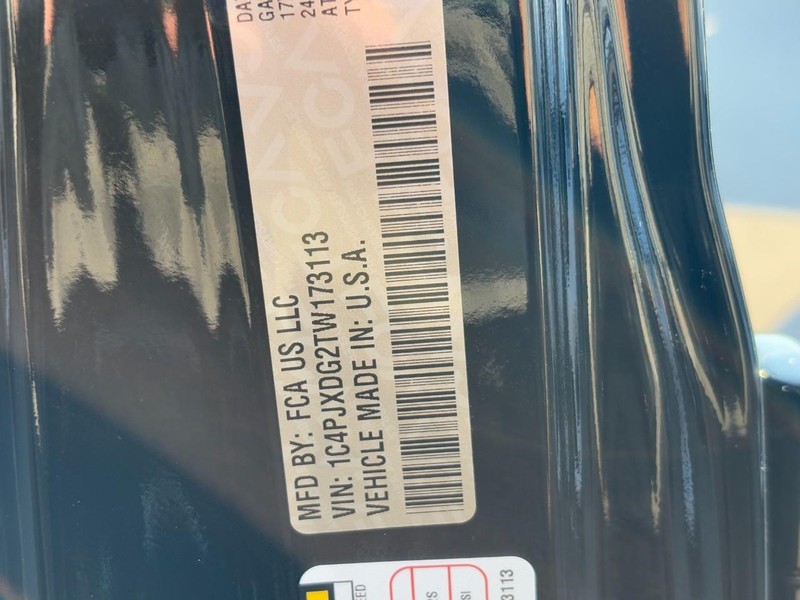 Jeep Wrangler Vehicle Full-screen Gallery Image 20