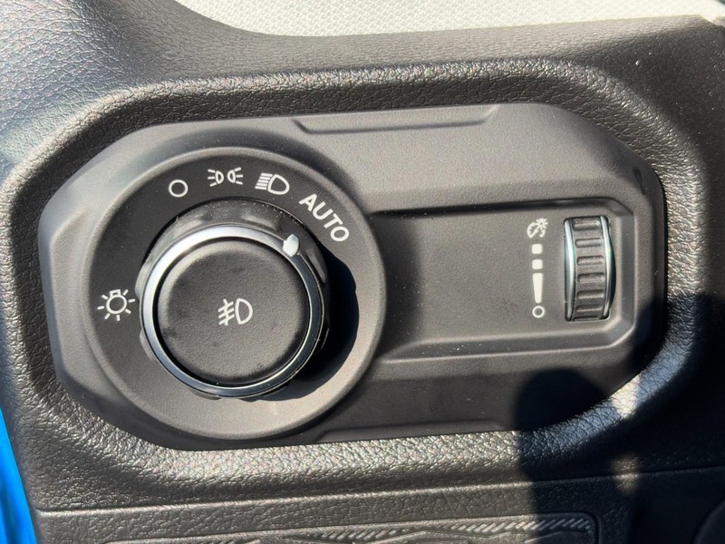 Jeep Wrangler Vehicle Full-screen Gallery Image 11