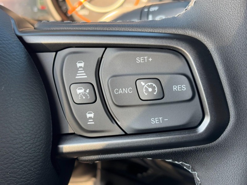 Jeep Wrangler Vehicle Full-screen Gallery Image 13