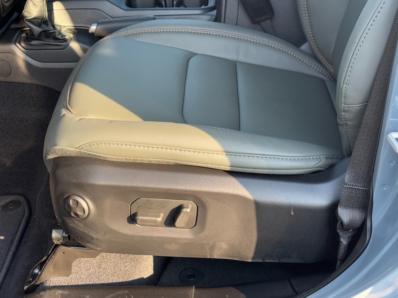 Jeep Gladiator Vehicle Full-screen Gallery Image 19