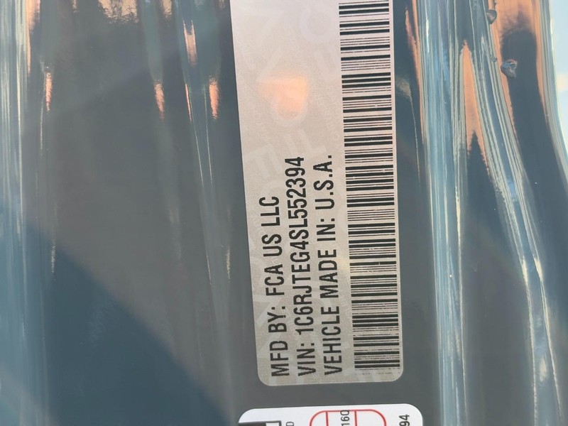 Jeep Gladiator Vehicle Full-screen Gallery Image 20