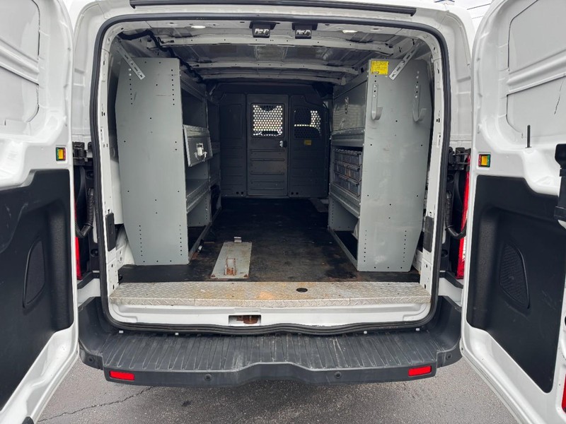 Ford Transit Van Vehicle Full-screen Gallery Image 04