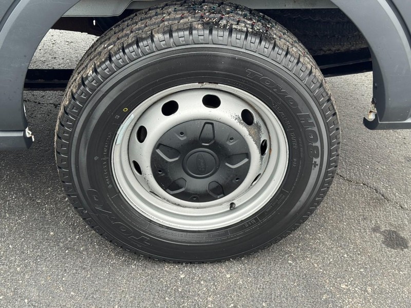 Ford Transit Van Vehicle Full-screen Gallery Image 07