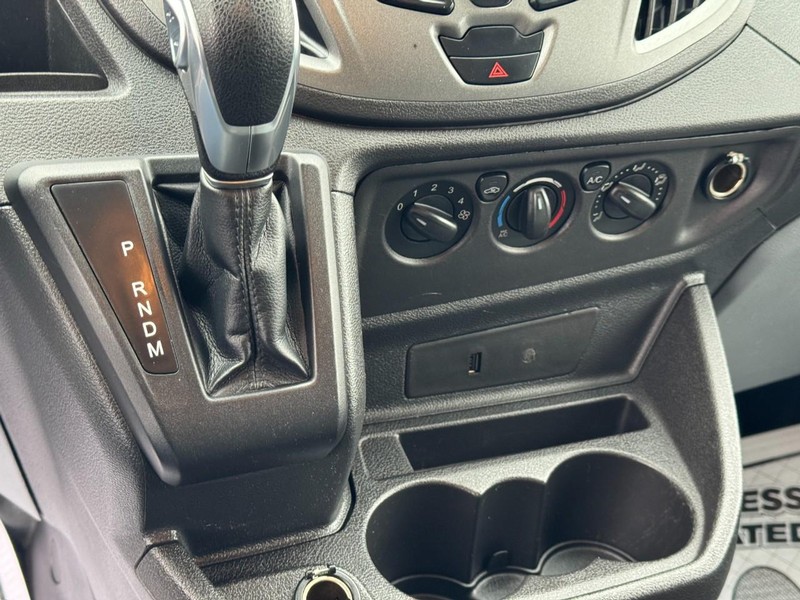 Ford Transit Van Vehicle Full-screen Gallery Image 19