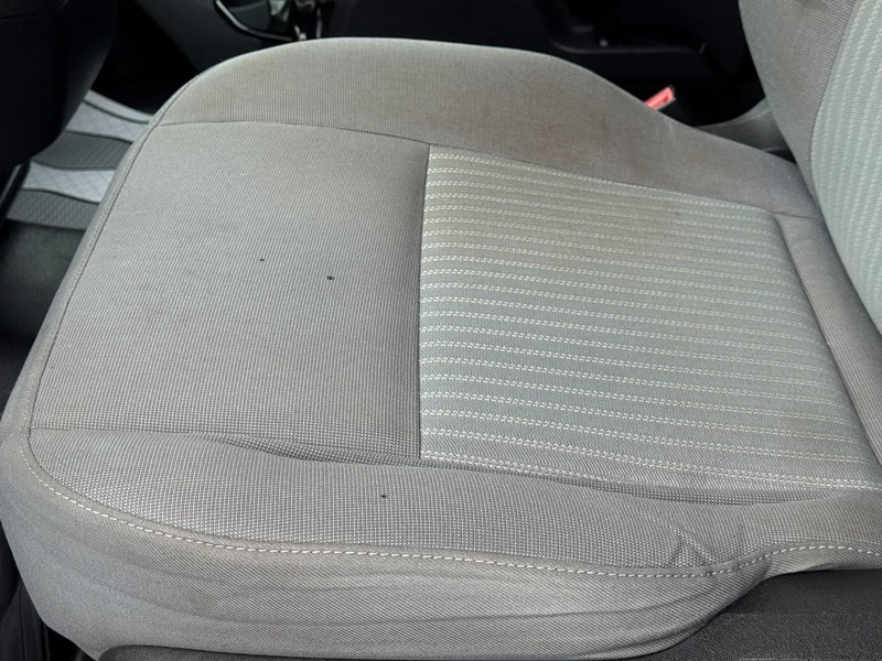 Ford Transit Van Vehicle Full-screen Gallery Image 21