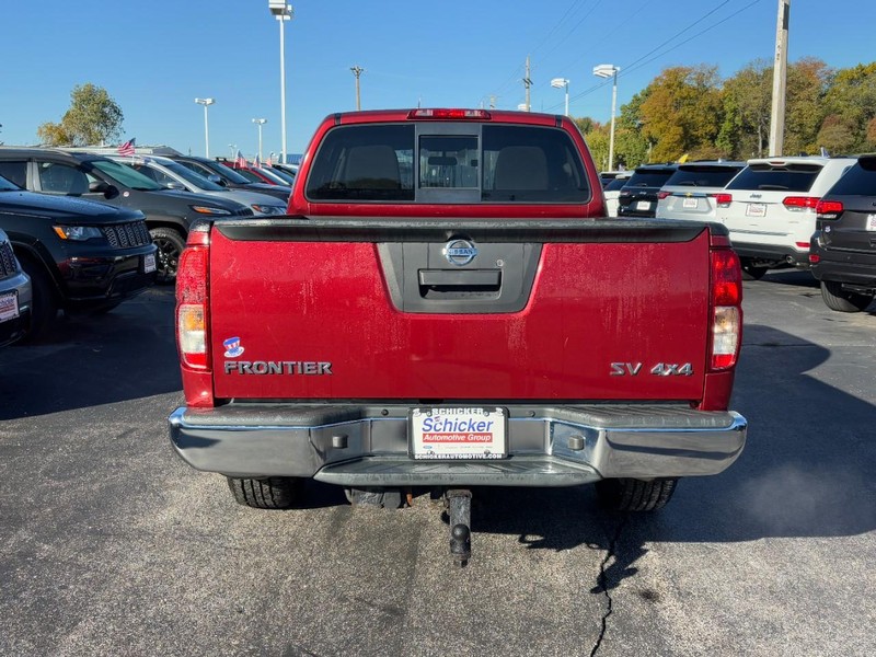 Nissan Frontier Vehicle Full-screen Gallery Image 04