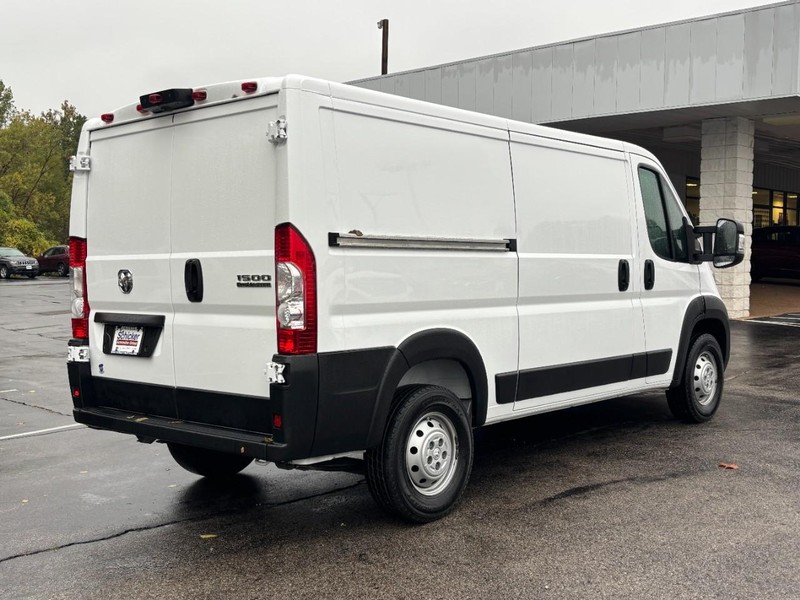 Ram ProMaster Cargo Van Vehicle Full-screen Gallery Image 03