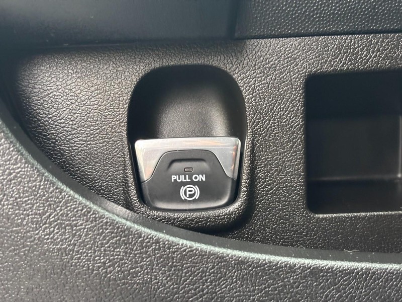 Ram ProMaster Cargo Van Vehicle Full-screen Gallery Image 11