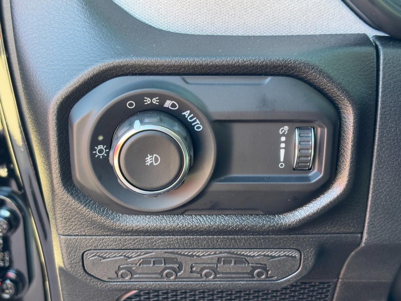 Jeep Wrangler Vehicle Full-screen Gallery Image 11