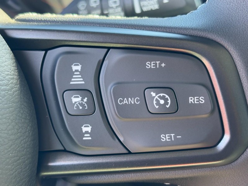 Jeep Wrangler Vehicle Full-screen Gallery Image 10