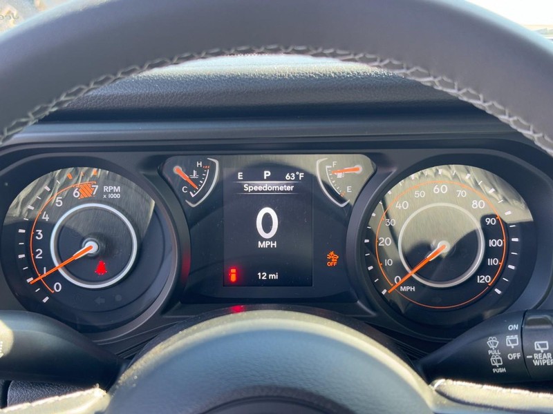 Jeep Wrangler Vehicle Full-screen Gallery Image 11