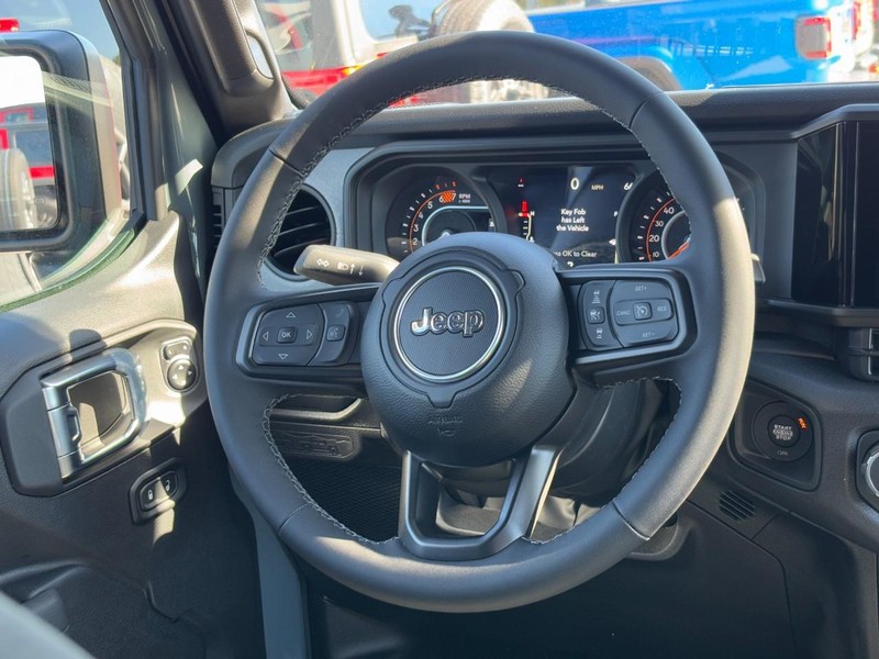 Jeep Wrangler Vehicle Full-screen Gallery Image 07