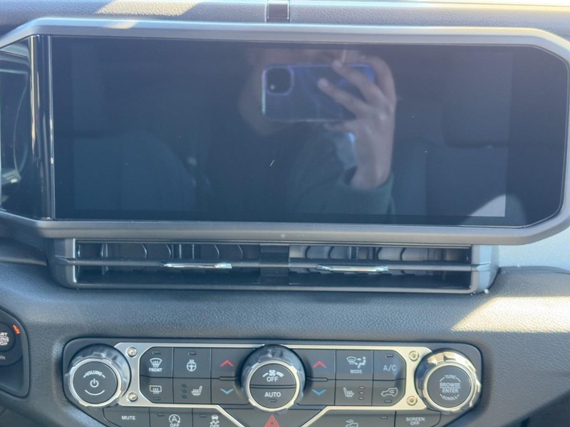 Jeep Wrangler Vehicle Full-screen Gallery Image 08