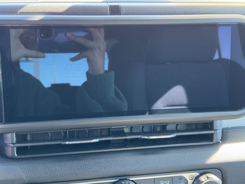 Jeep Wrangler Vehicle Full-screen Gallery Image 15