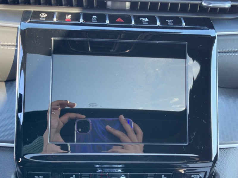 Jeep Grand Cherokee Vehicle Full-screen Gallery Image 15