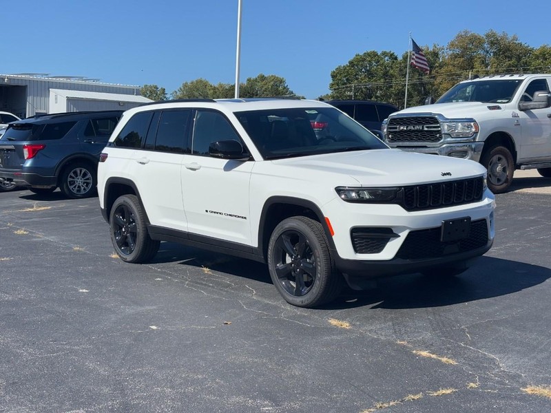 Jeep Grand Cherokee Vehicle Full-screen Gallery Image 02