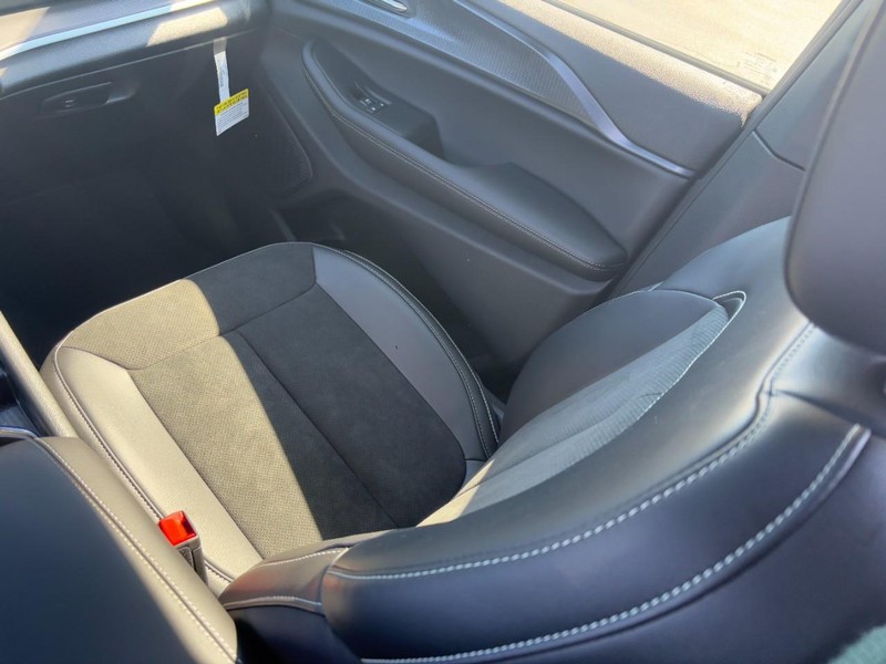 Jeep Grand Cherokee Vehicle Full-screen Gallery Image 09