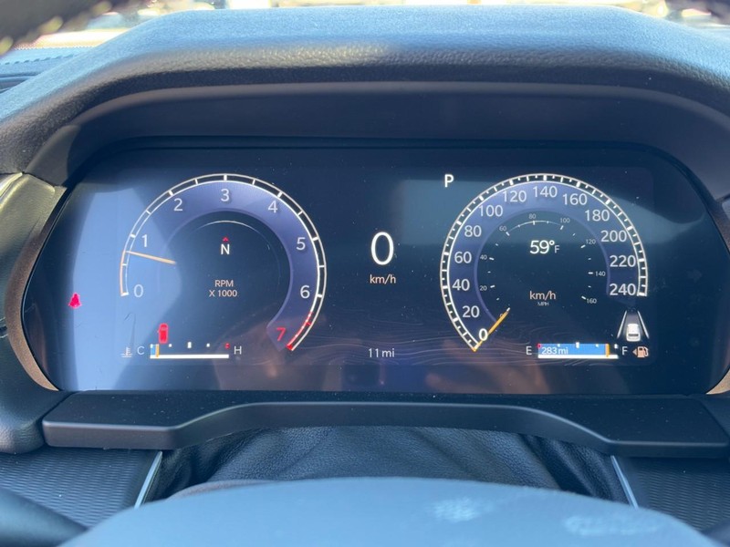 Jeep Grand Cherokee Vehicle Full-screen Gallery Image 13