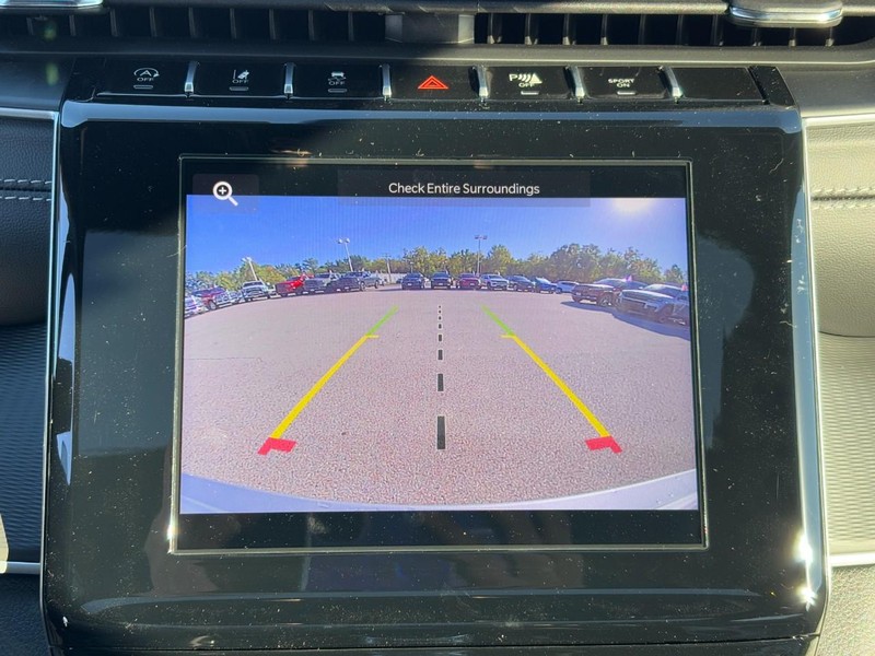 Jeep Grand Cherokee Vehicle Full-screen Gallery Image 15