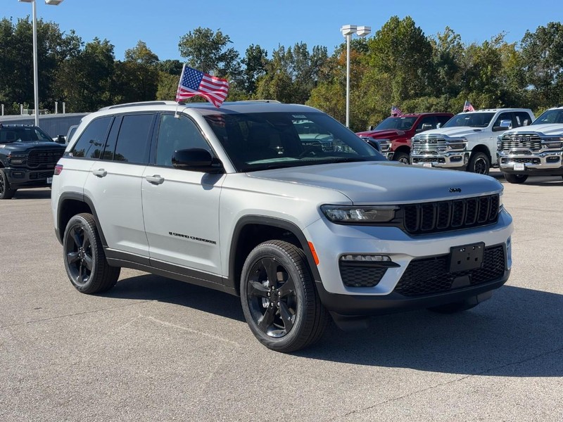 Jeep Grand Cherokee Vehicle Full-screen Gallery Image 02