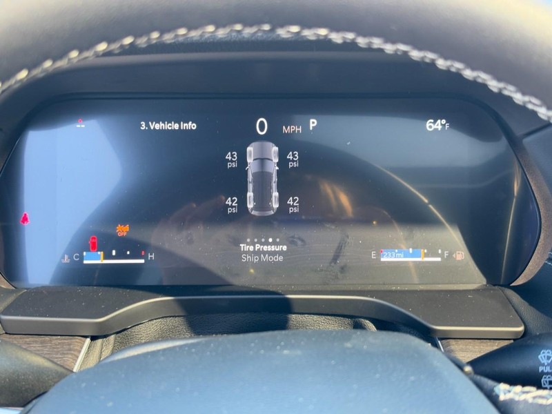 Jeep Grand Cherokee Vehicle Full-screen Gallery Image 14