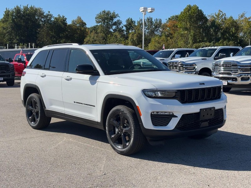 Jeep Grand Cherokee Vehicle Full-screen Gallery Image 02