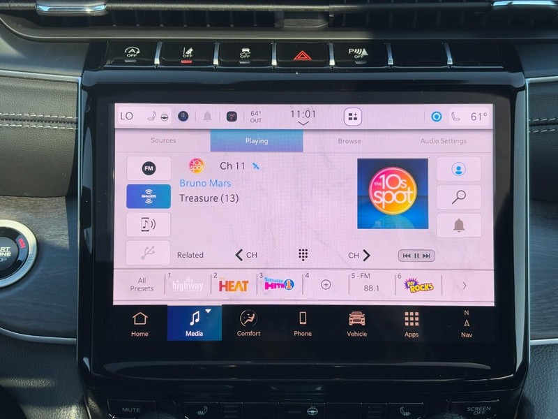 Jeep Grand Cherokee Vehicle Full-screen Gallery Image 08