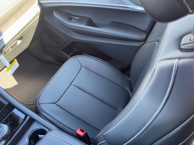 Jeep Grand Cherokee Vehicle Full-screen Gallery Image 10