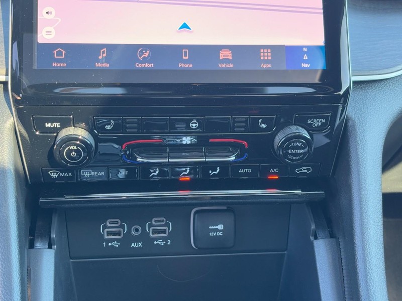 Jeep Grand Cherokee Vehicle Full-screen Gallery Image 18