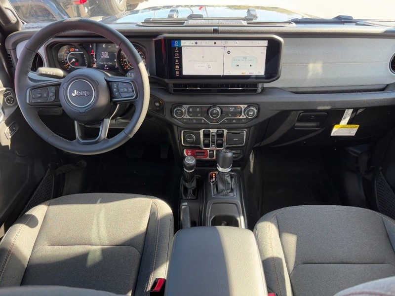 Jeep Wrangler Vehicle Full-screen Gallery Image 06