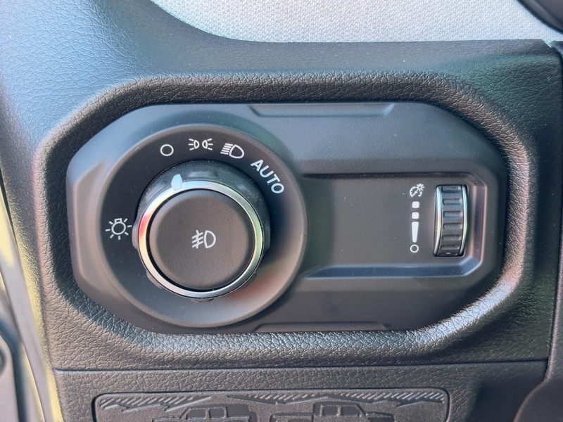 Jeep Wrangler Vehicle Full-screen Gallery Image 21