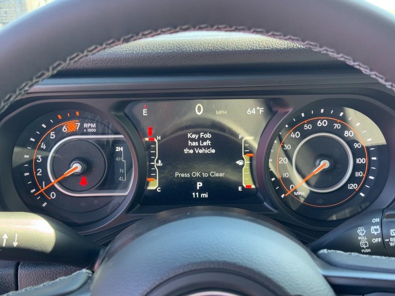 Jeep Wrangler Vehicle Full-screen Gallery Image 24