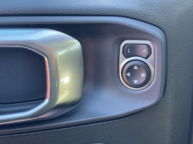 Jeep Wrangler Vehicle Full-screen Gallery Image 28