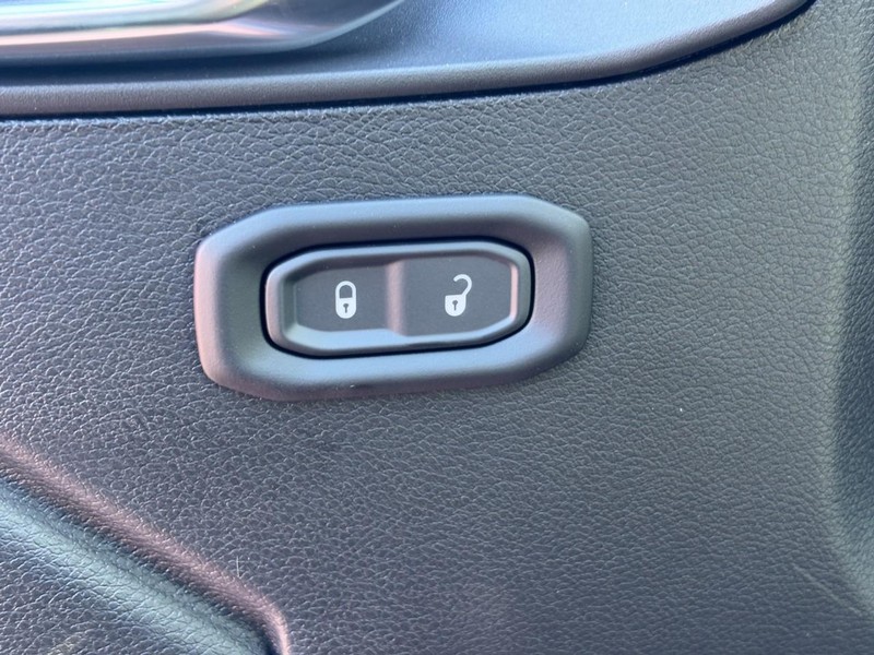 Jeep Wrangler Vehicle Full-screen Gallery Image 29