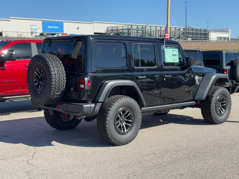 Jeep Wrangler Vehicle Full-screen Gallery Image 03