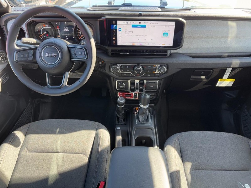 Jeep Wrangler Vehicle Full-screen Gallery Image 06