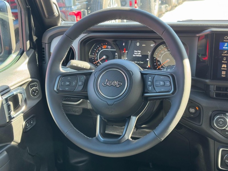 Jeep Wrangler Vehicle Full-screen Gallery Image 07