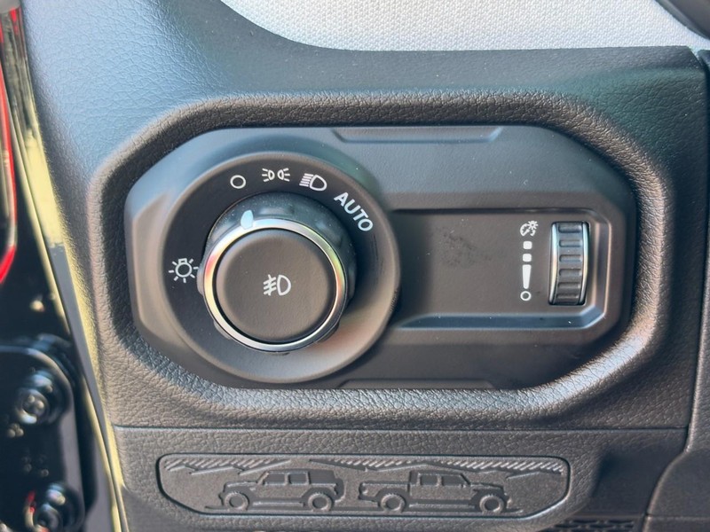 Jeep Wrangler Vehicle Full-screen Gallery Image 11