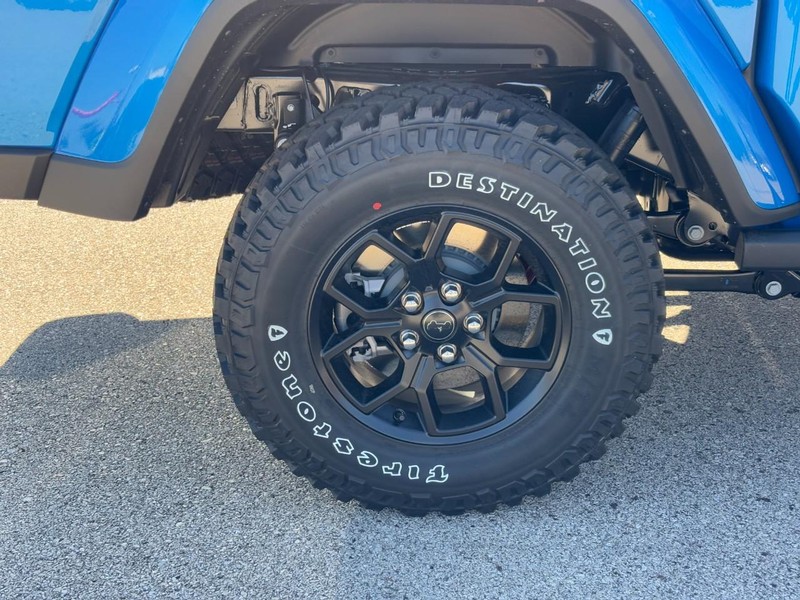 Jeep Gladiator Vehicle Full-screen Gallery Image 04