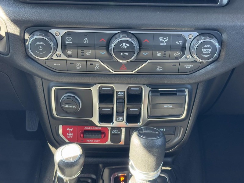 Jeep Gladiator Vehicle Full-screen Gallery Image 09