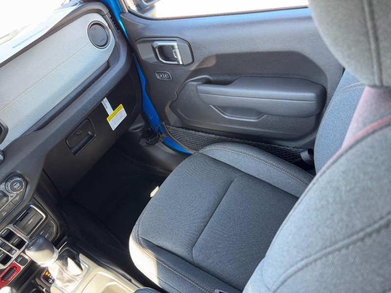 Jeep Gladiator Vehicle Full-screen Gallery Image 10