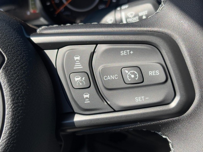 Jeep Gladiator Vehicle Full-screen Gallery Image 13